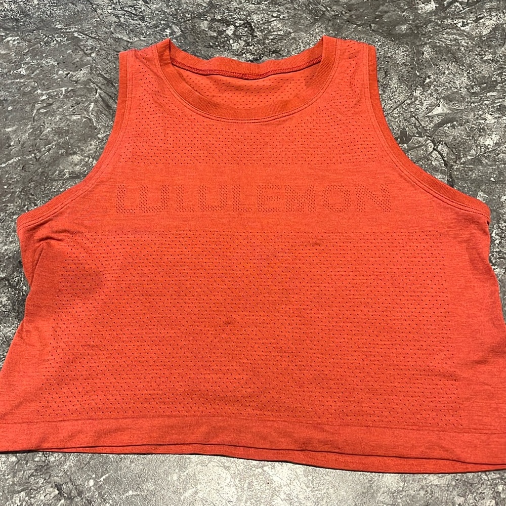 Lululemon top